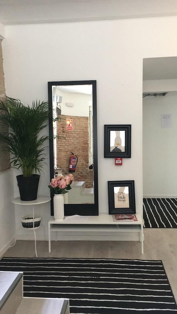 A And Z Juan De Mena (Adults Only) Otel Madrid Dış mekan fotoğraf